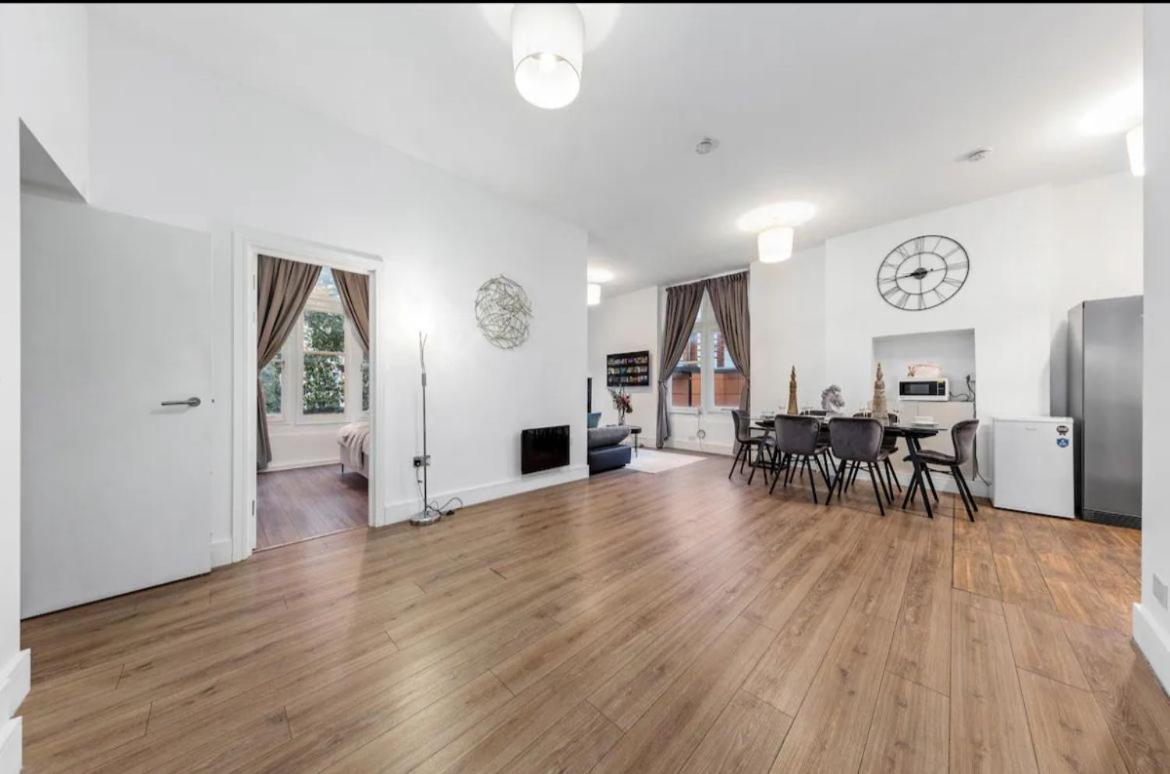 Majestic 2-Bedroom Flat In Knightsbridge-Hyde Park Kb70 لندن المظهر الخارجي الصورة
